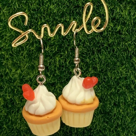 Cupcake Earring, Funny Food Earring, Valentine's Day Earring, Baking Earring - Picture 4 of 5
